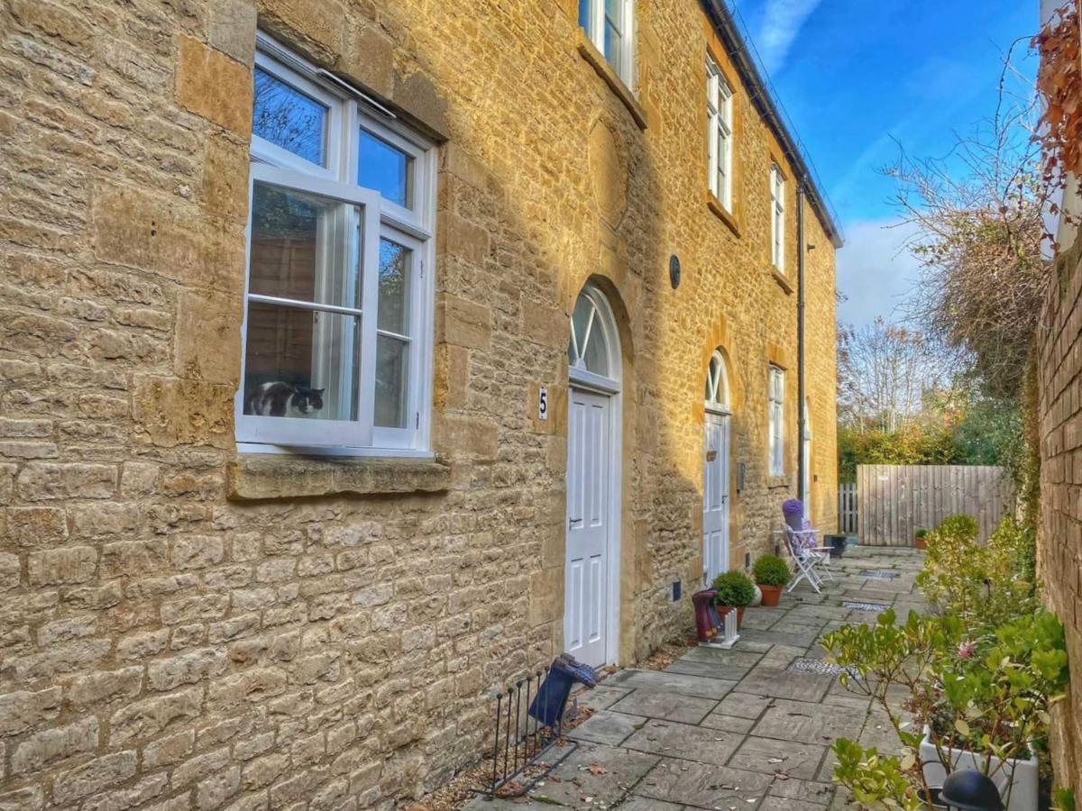 Ferienwohnung Cotswold Chapel, Sleeps Up To 5 In Kingsize Beds Chipping Norton Exterior foto