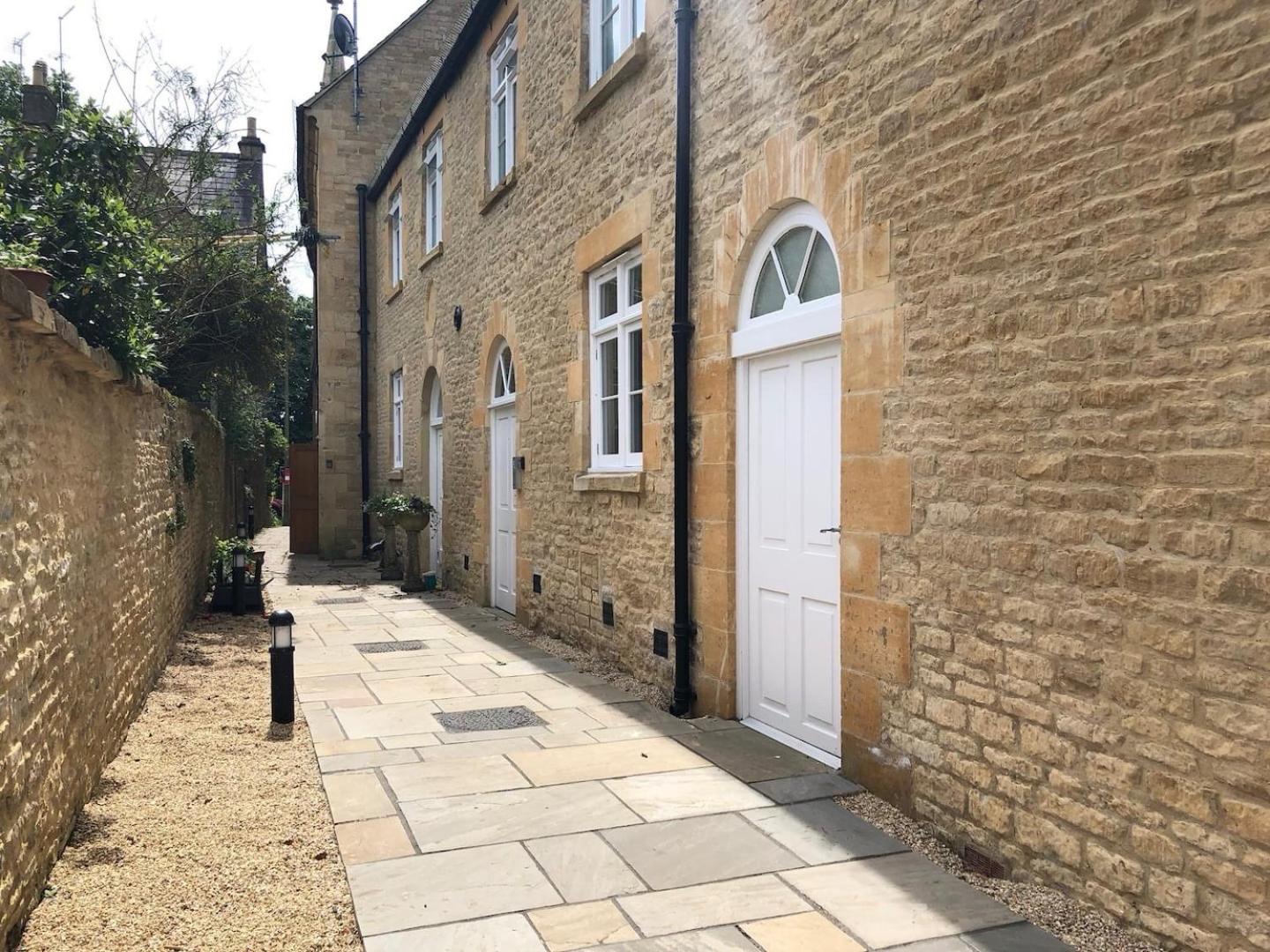 Ferienwohnung Cotswold Chapel, Sleeps Up To 5 In Kingsize Beds Chipping Norton Exterior foto